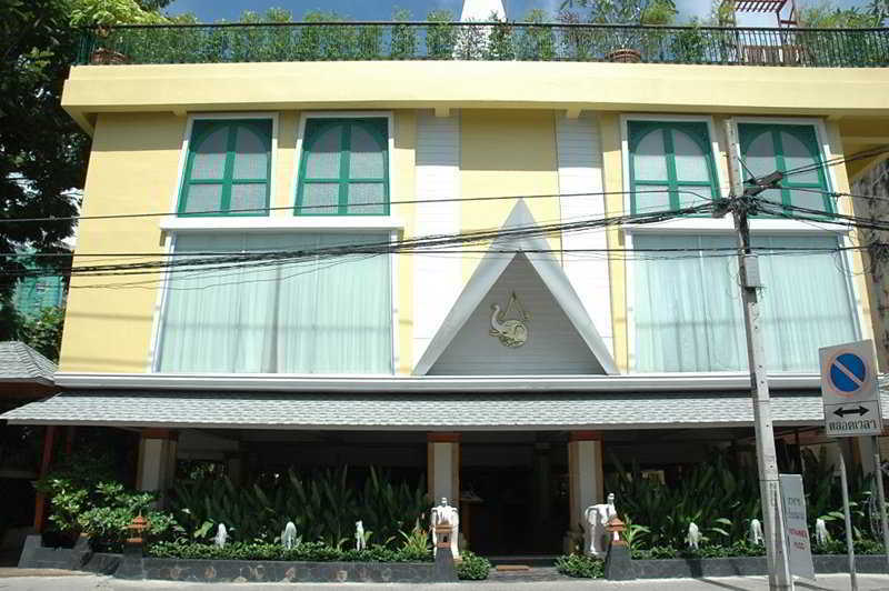 Royal Ivory Sukhumvit Nana 3*