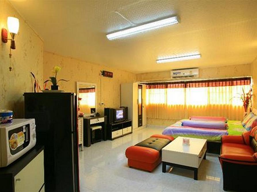 Deluxe At Popular Apartment