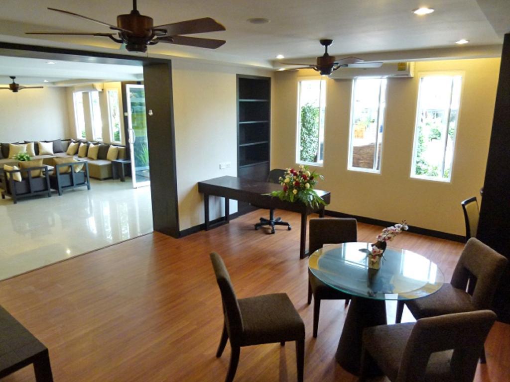 Sinsuvarn Airport Hotel 4*
