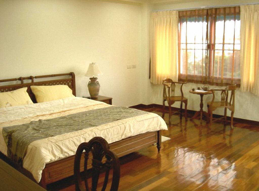 Atsathon Aparthotel *