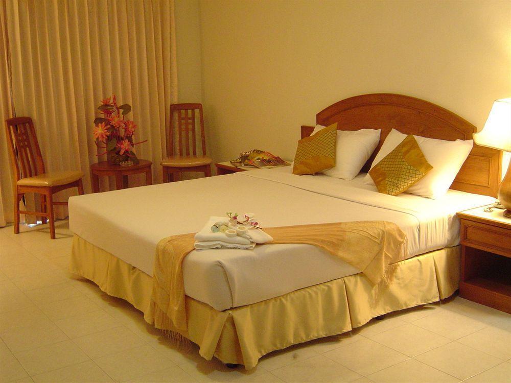 Hotel Silver Gold Garden, Suvarnabhumi Airport 3*