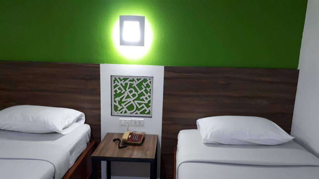 Royal Sukhumvit Lodge *