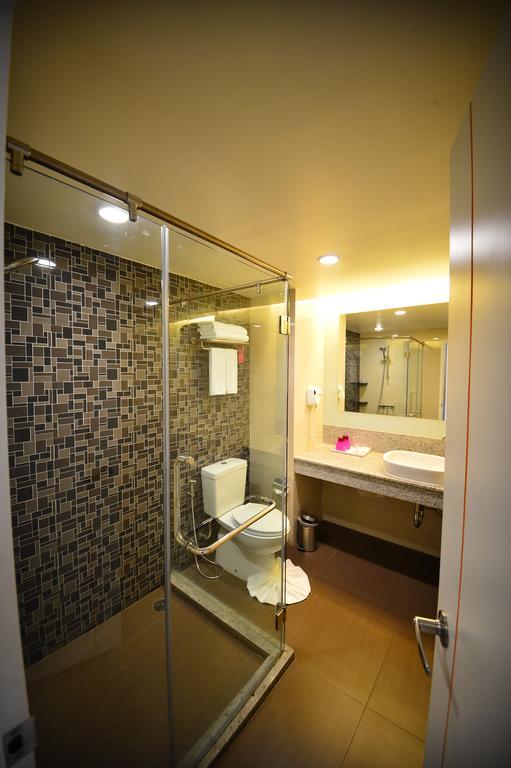 Praso@ratchada12 Hotel 4*