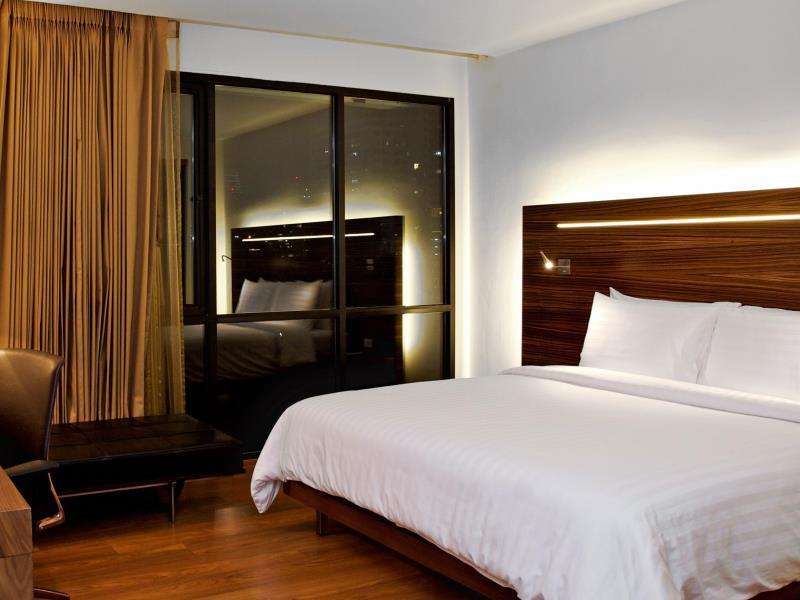 Sacha's Uno Sha Bangkok