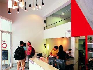 Hq Silom Hostel *