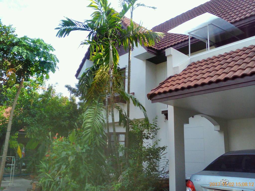 Rumah tetamu Young And Beautiful *