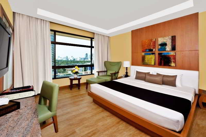 Hotel Pinnacle Lumpinee Park