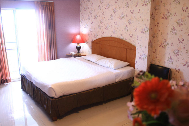 Convenient Resort, Suvarnabhumi Airport