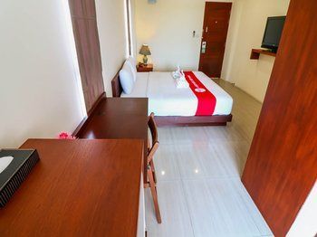 Nida Wongsawang 19 Plaza Hotel