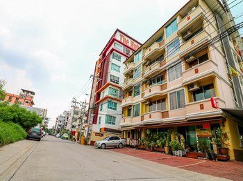 Nida Wongsawang 19 Plaza