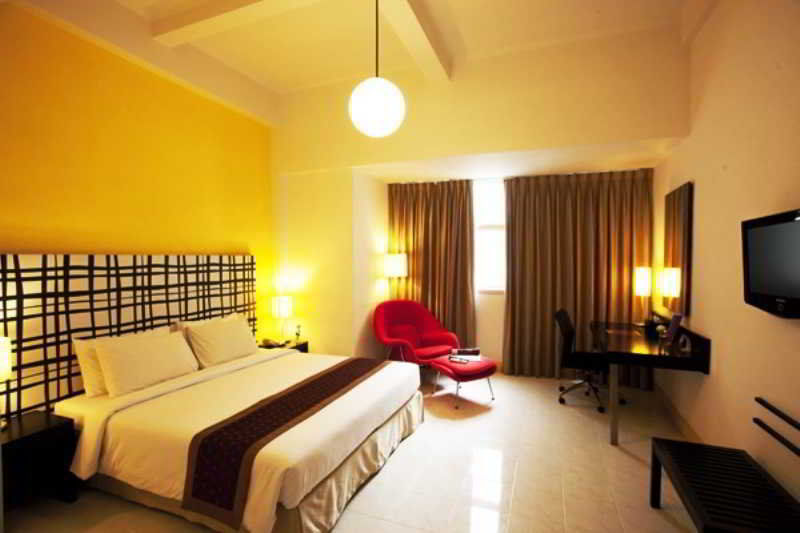 The Embassy Sathorn 3*