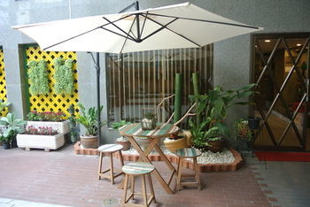 At Paradise 3*