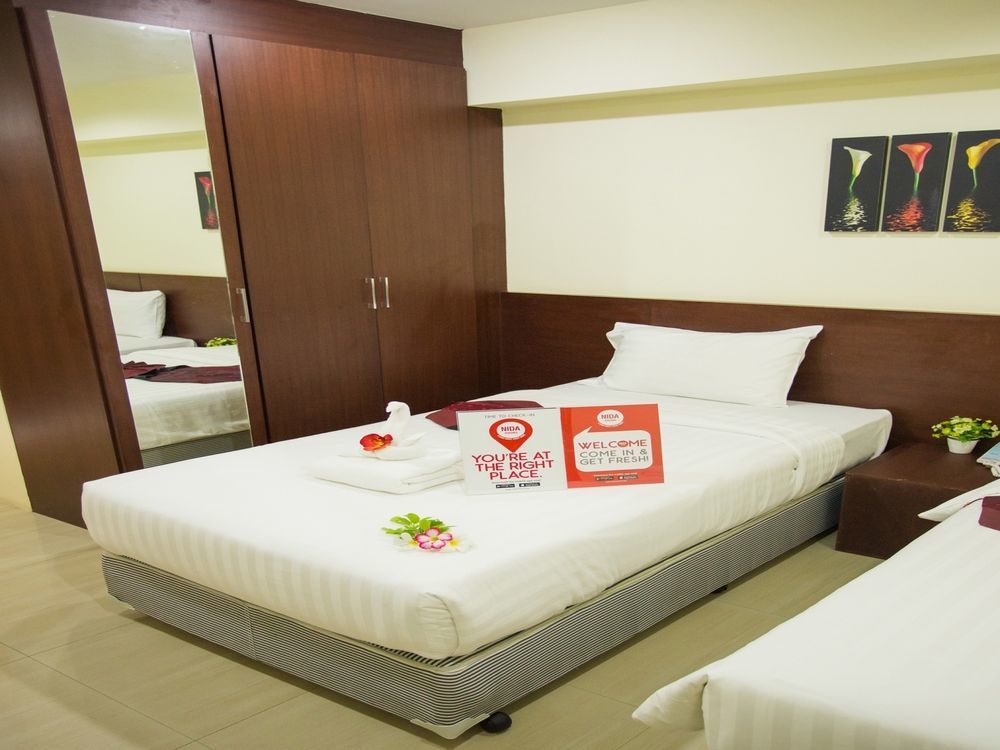 Nida Wongsawang 19 Plaza Hotel Bangkok