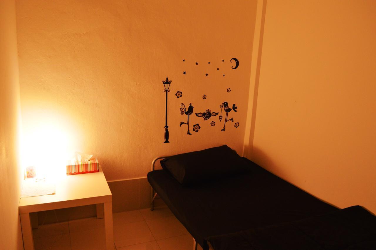 Cafe And Bar Secret Base Hostel *