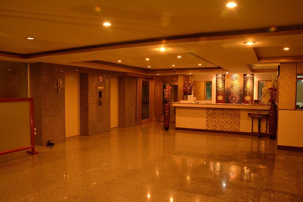 Pohseen Grand Palace Hotel 4*
