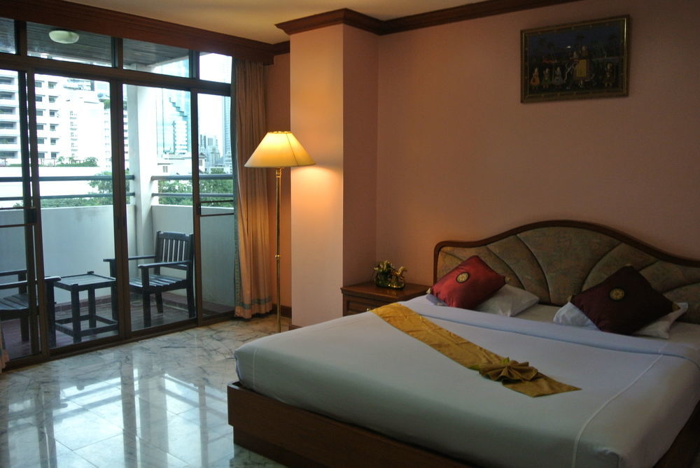 At Paradise Hotel Bangkok