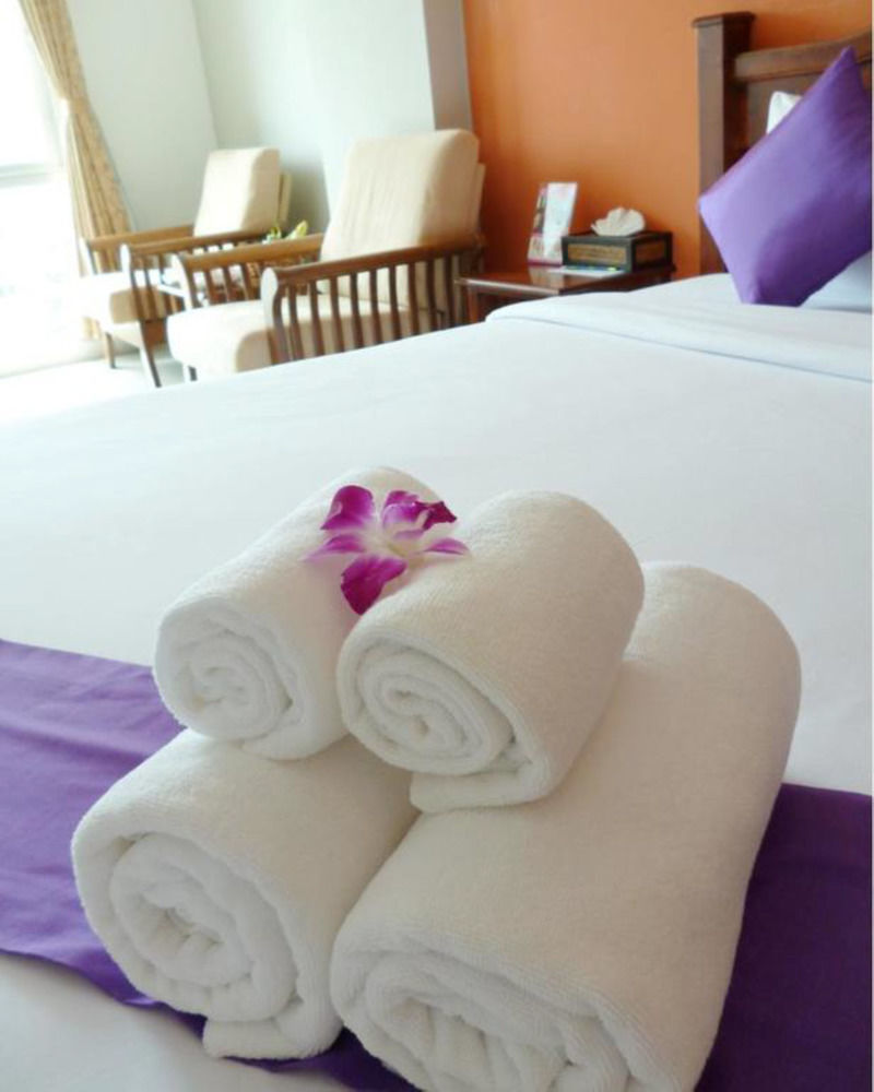 Centric Place Hotel