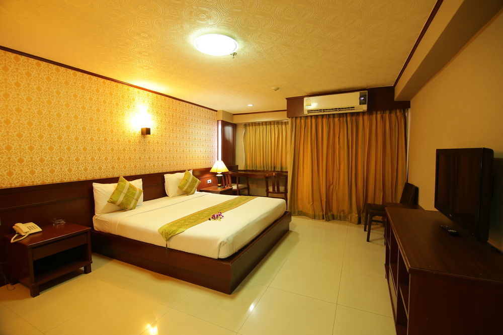 Convenient Park Hotel 4*