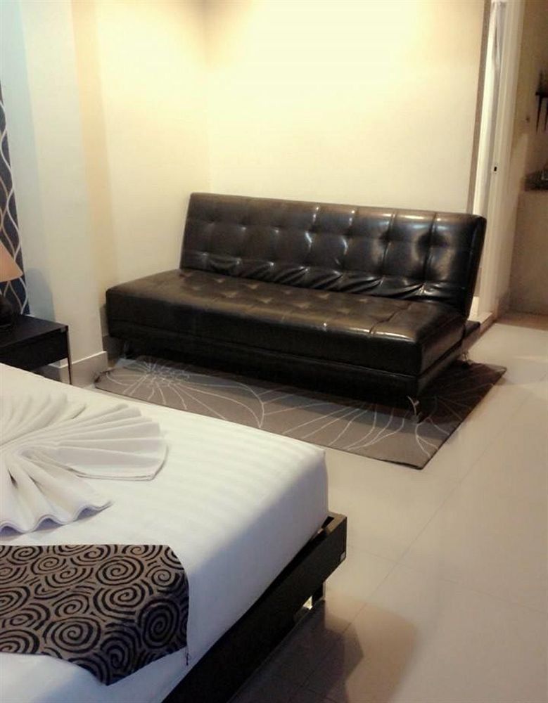 Hotel The Mix - Bts Phrakhanong 3*