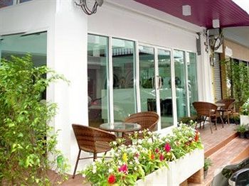 Nantra Ekkamai Hotel