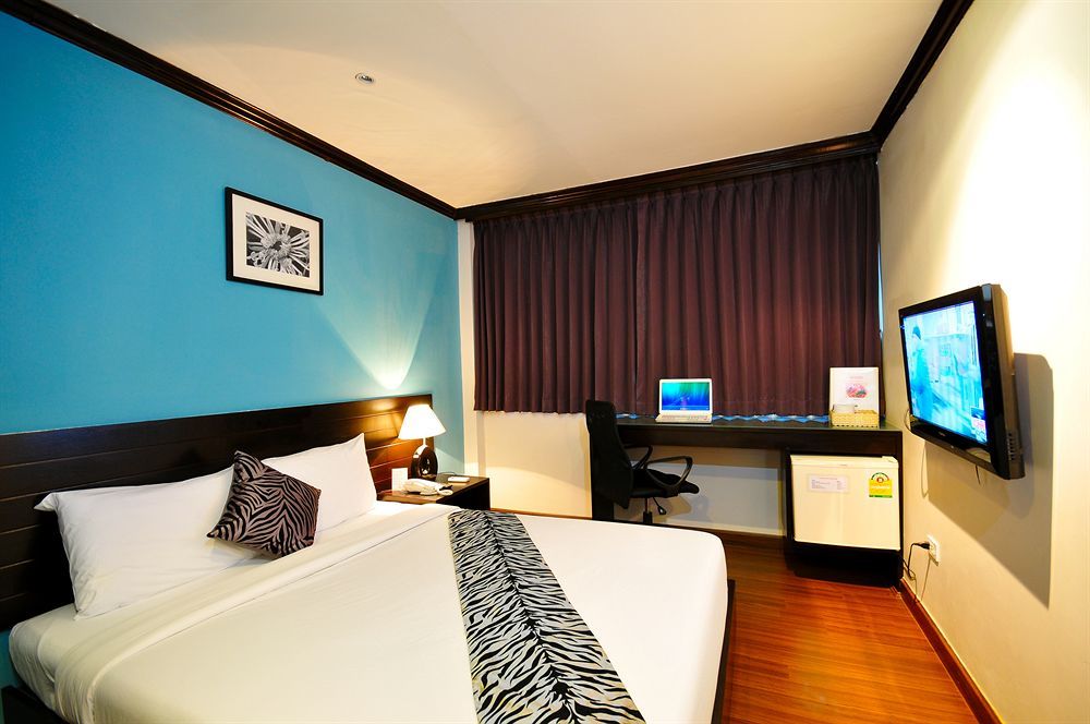 Maxim's Hotel 3*