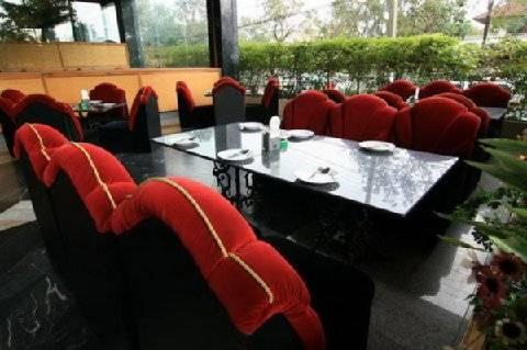 Hotel 13 Coins Airport Ngam Wong Wan - Domestic