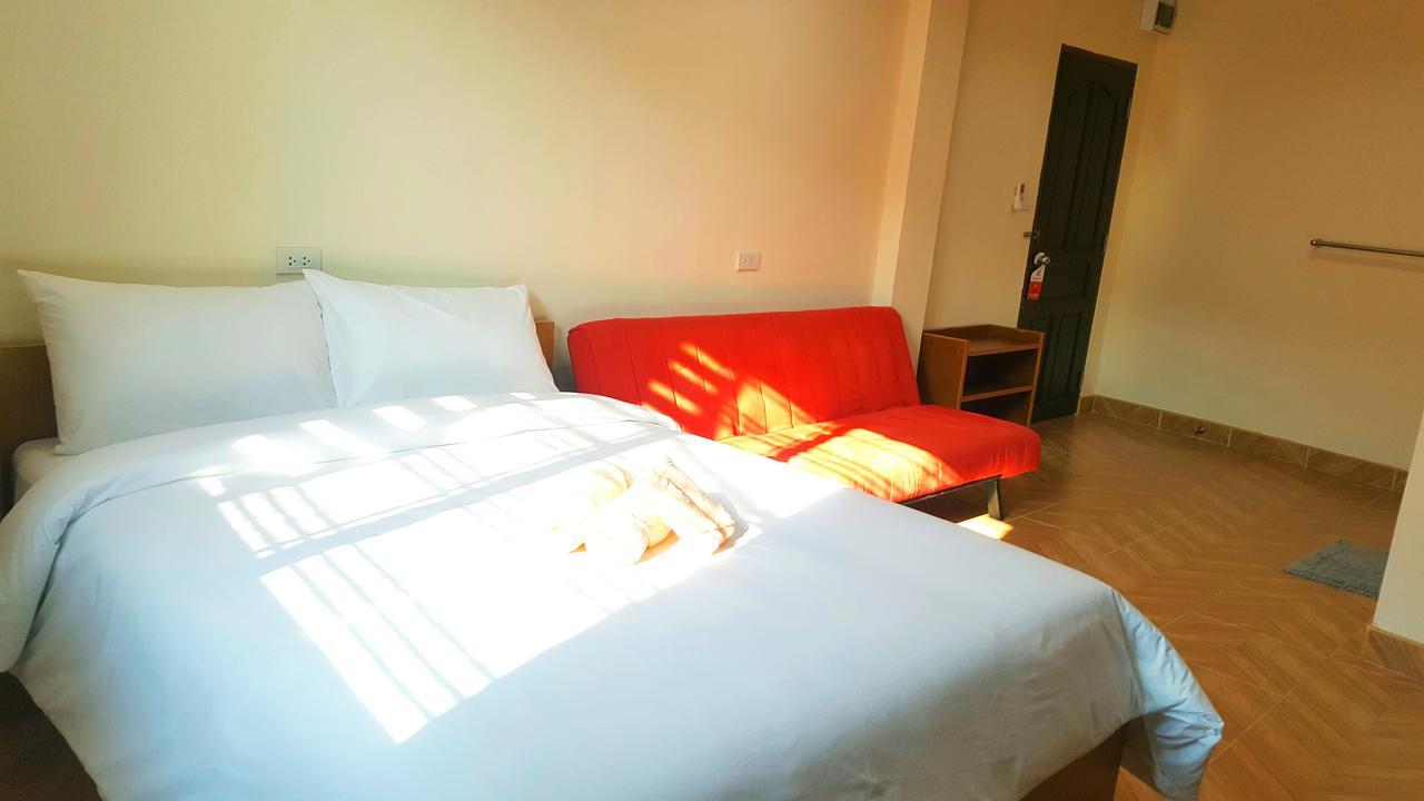 Hotel Double D & Cafe 2*