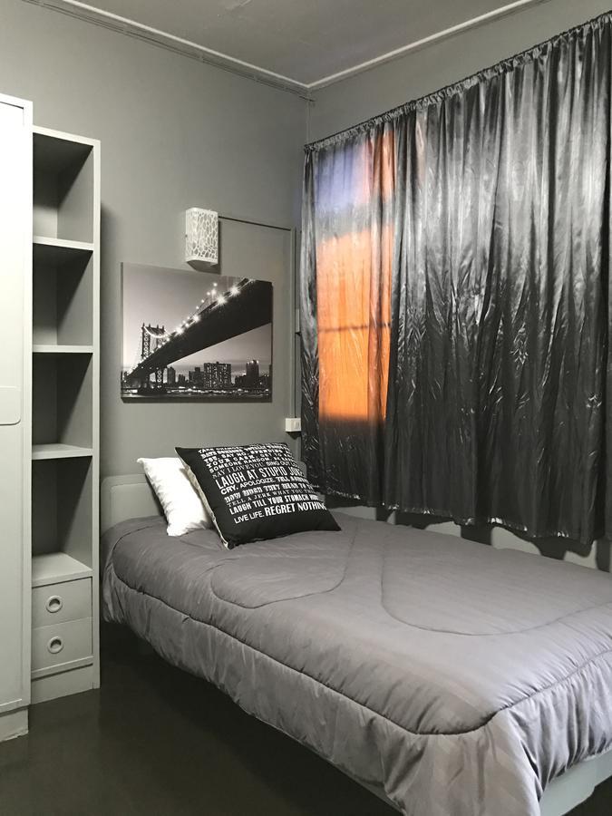 Hostel Add Vipavadee 42 *