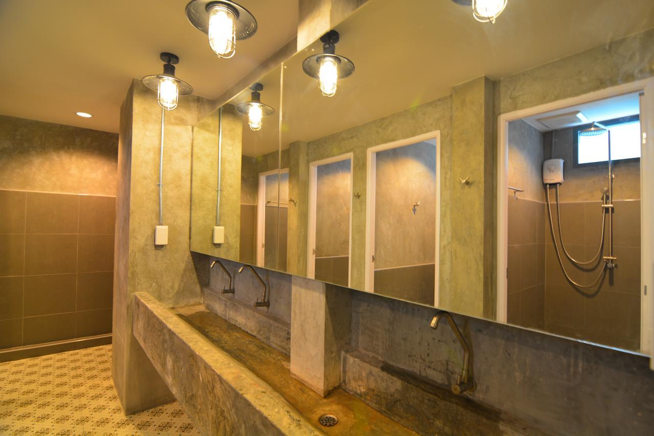 La Moon Hostel Bangkok