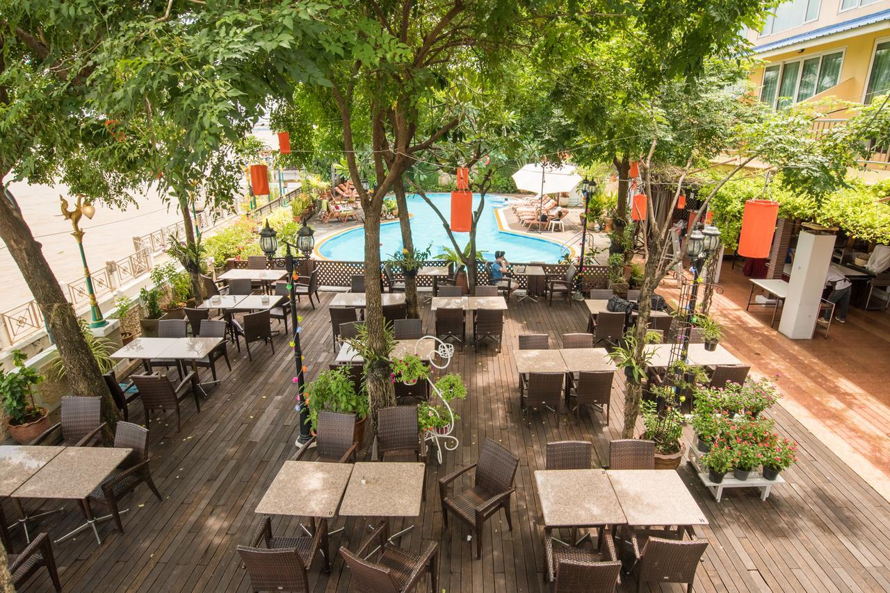 New Siam Riverside Hotel
