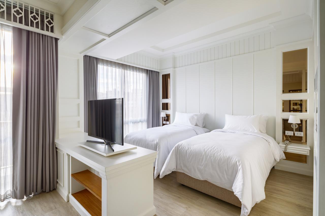 Siam Tharadol Hotel 4*
