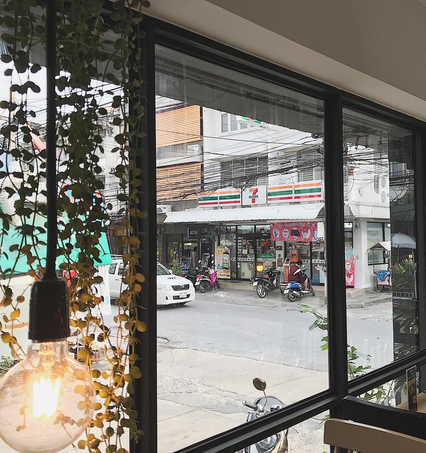 Hostel Beige Poshtels + Netflix Bangkok