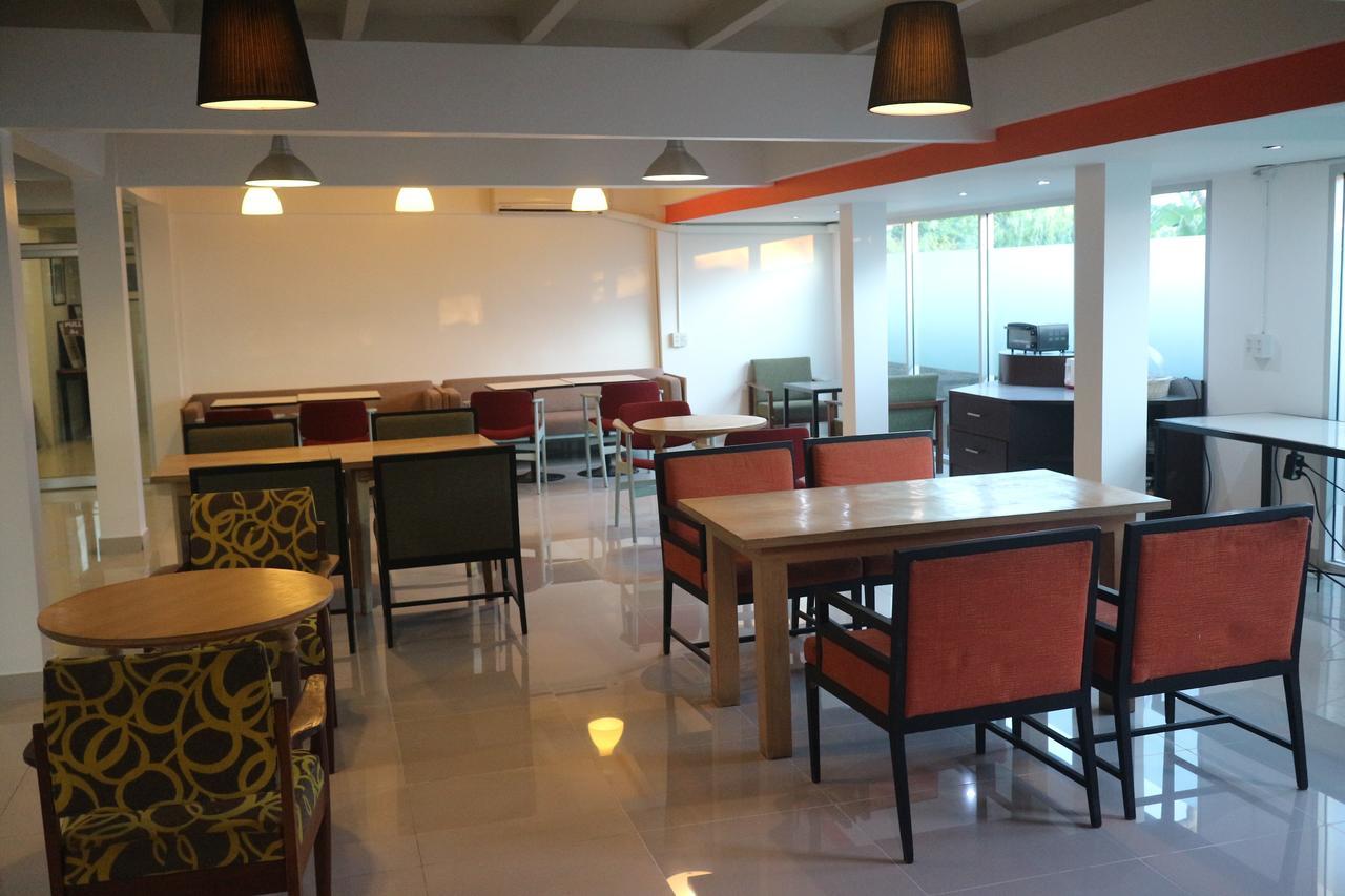 Hotel L42 Suvarnabhumi Airport 2*