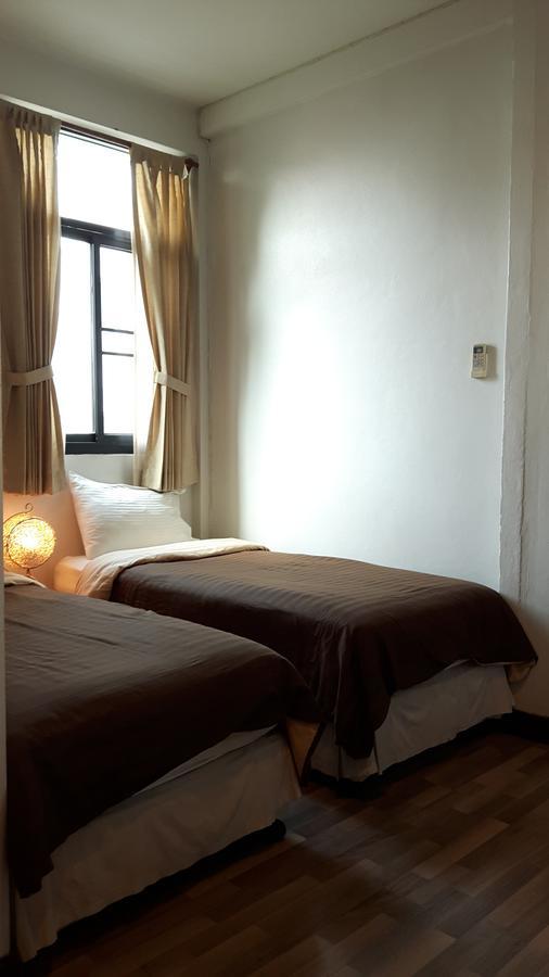 Lamphuhouse Hotel *