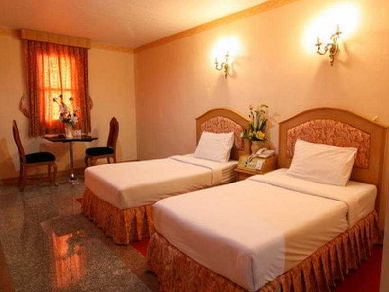 Hotel 13 Coins Airport Ngam Wong Wan - Domestic