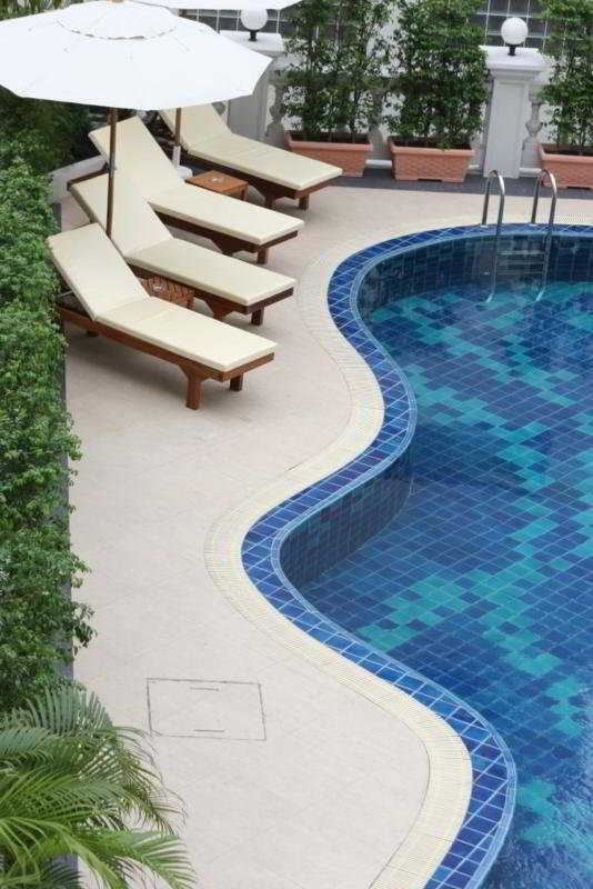 Hope Land Sukhumvit 24 Hotel 4*
