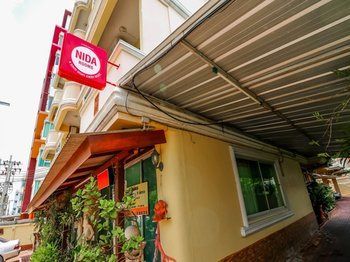 Nida Wongsawang 19 Plaza Bangkok