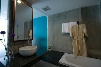 Silom Lofts Hotel