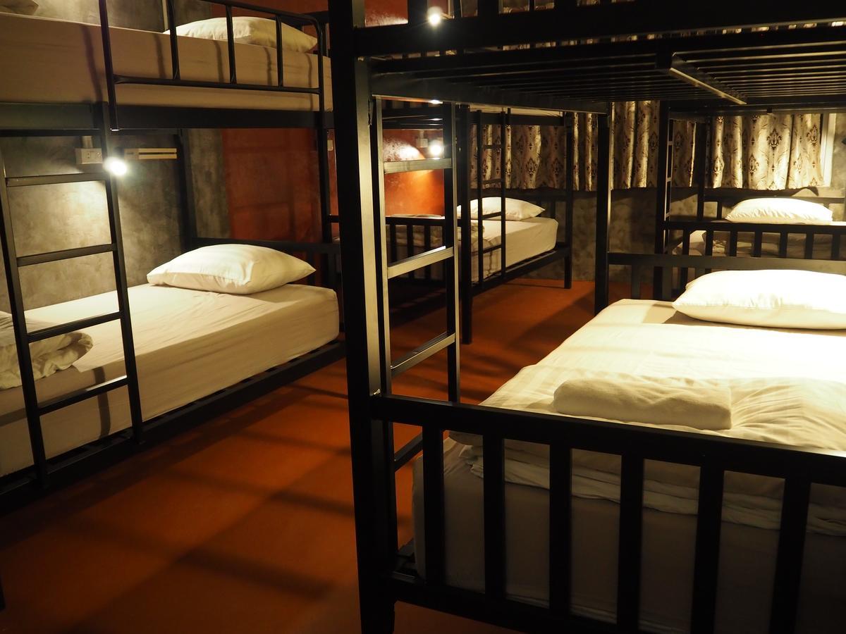 Hostel Playground *