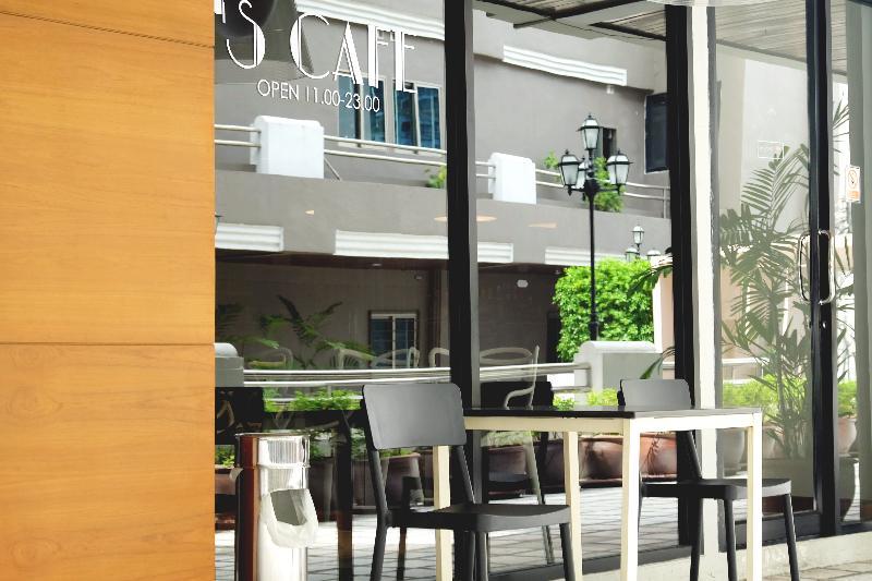 S33 Compact Sukhumvit Hotel 3*