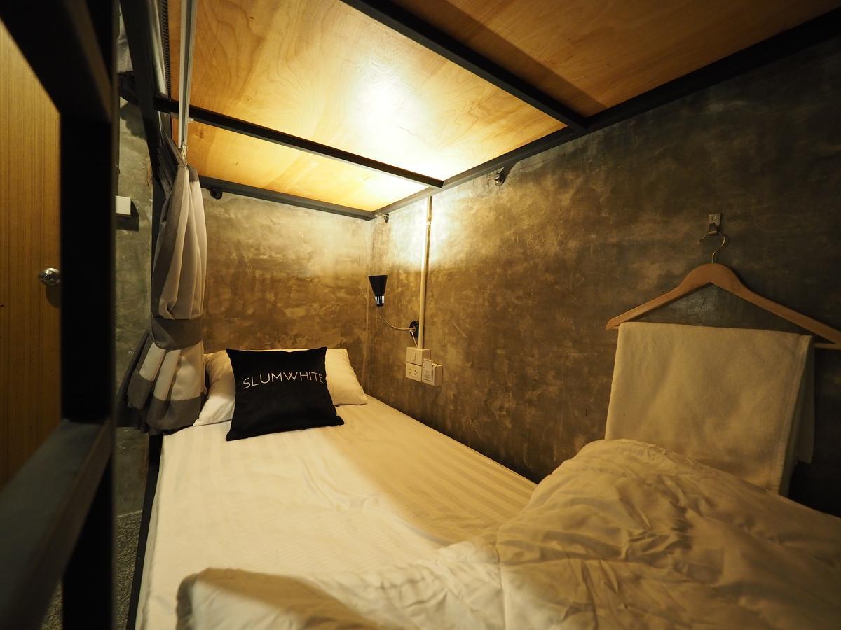 Hostel Slumwhite