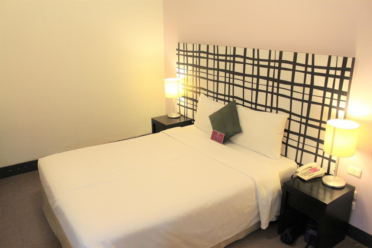 The Embassy Sathorn 3*