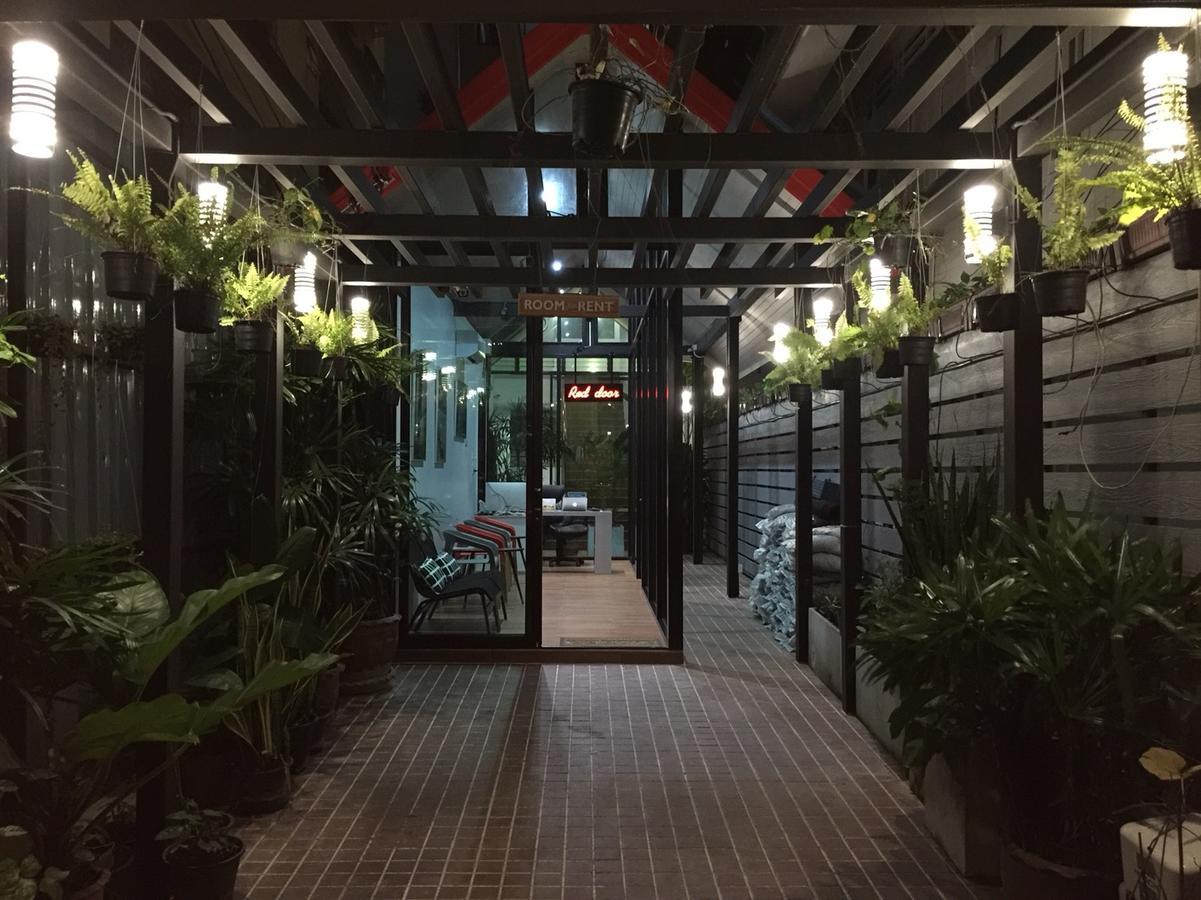 Red Door Samsen Hotel, 3* Bangkok
