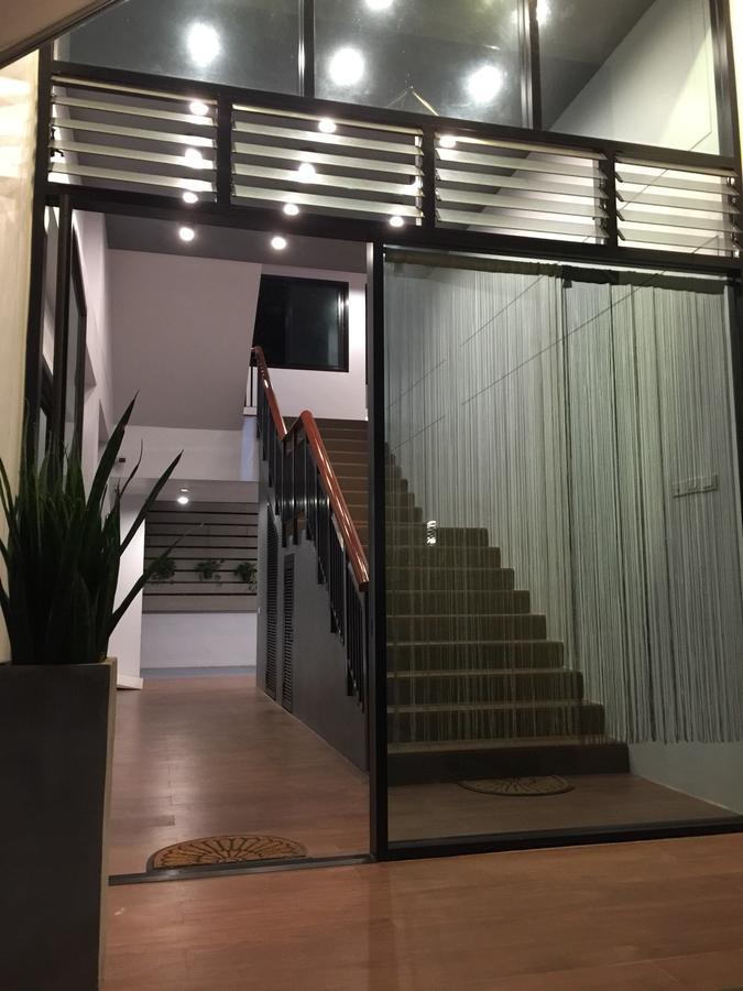 Red Door Samsen Hotel, Hotel 3*