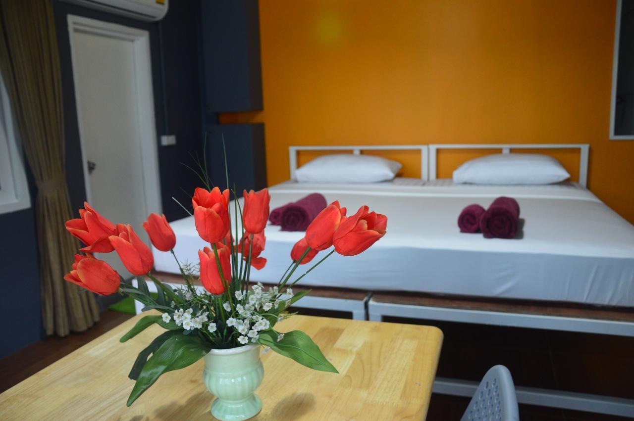 Loft Suanplu Hostel *
