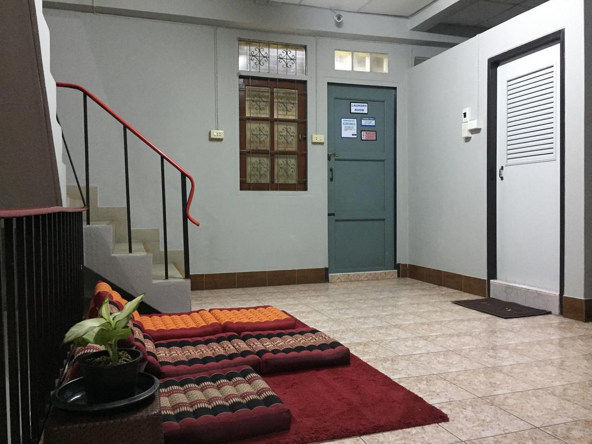 Empo At 30 Onnut Hostel Bangkok