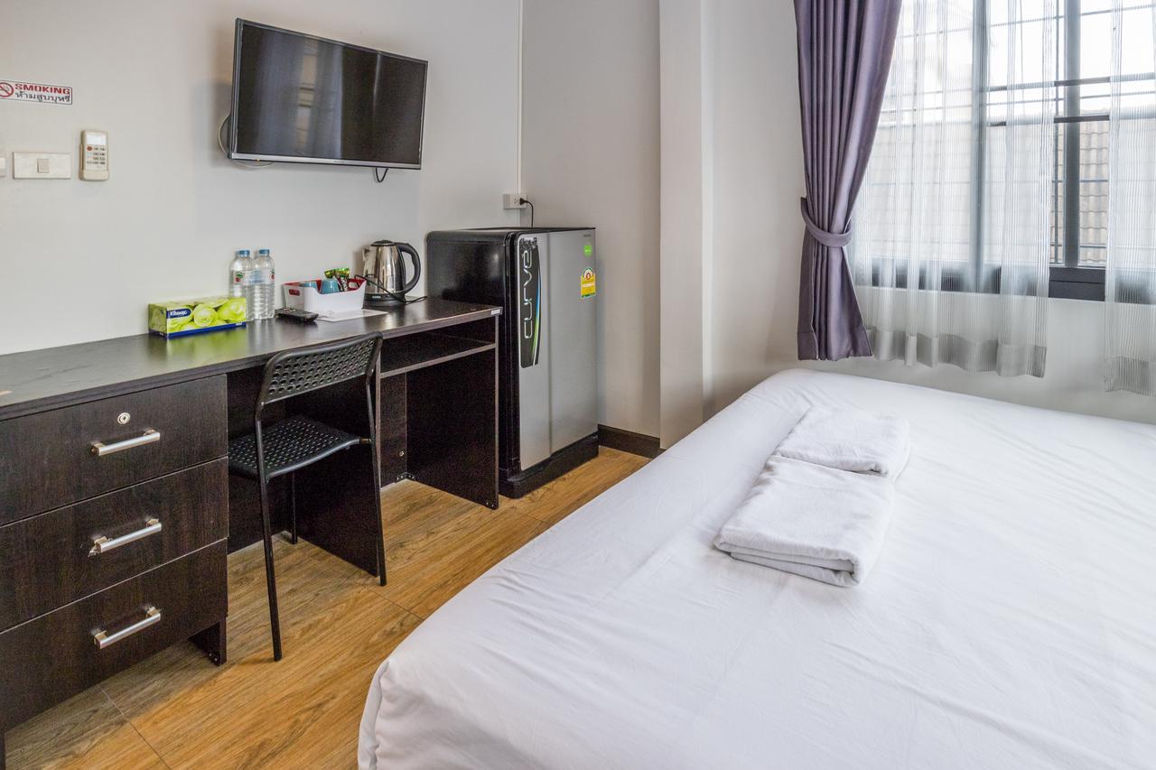 The Cube Sathorn Boutique Hotel: Modern Near Bts Surasak Bangkok