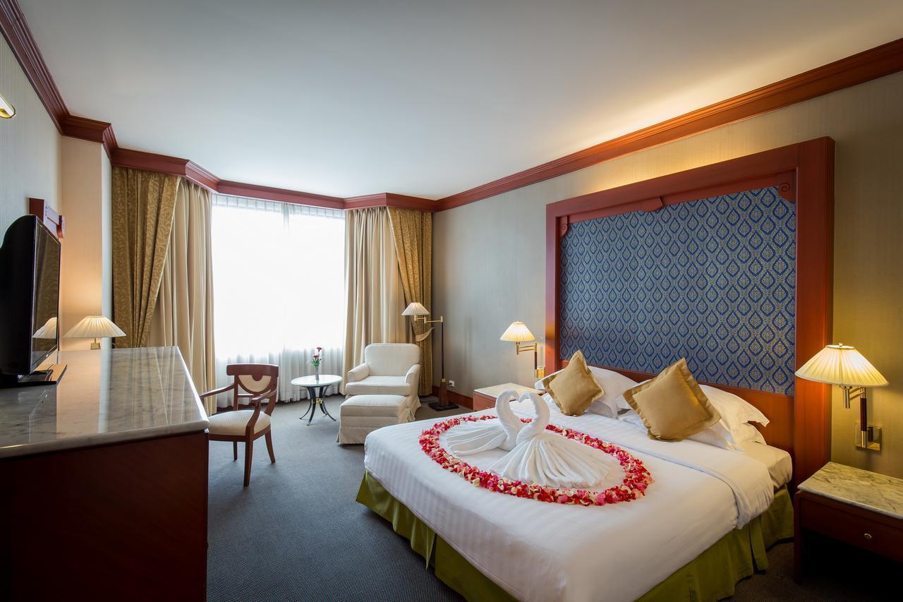 Hotel Ramada By Wyndham Chaophya Park