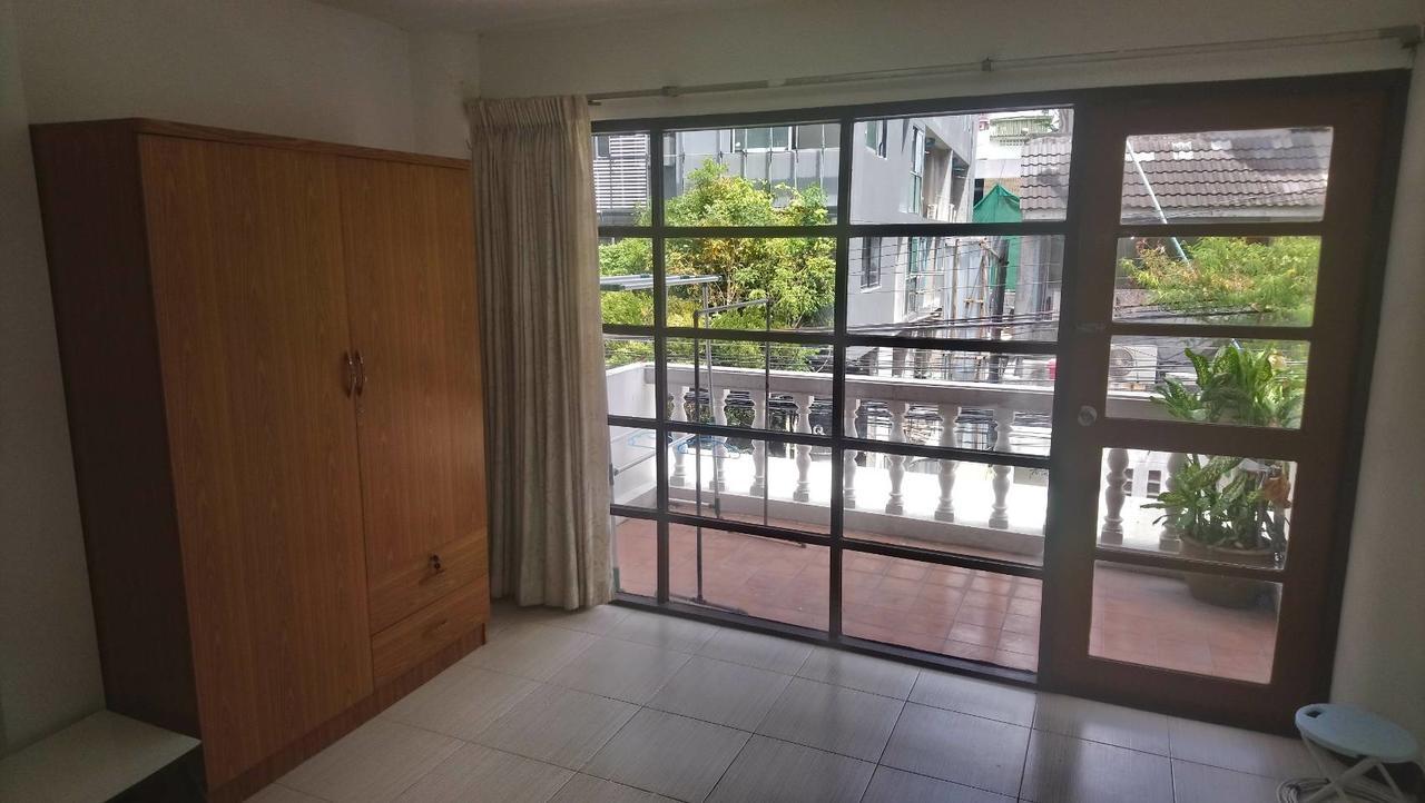 Taina's Sukhumvit Bangkok