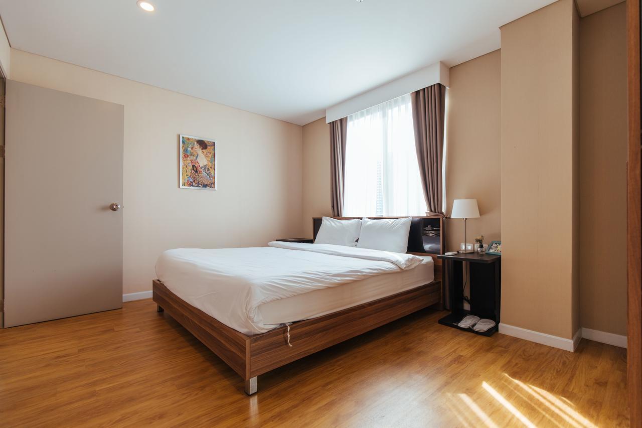 Roomme Hospitality Nang Linchee Branch Aparthotel 4*